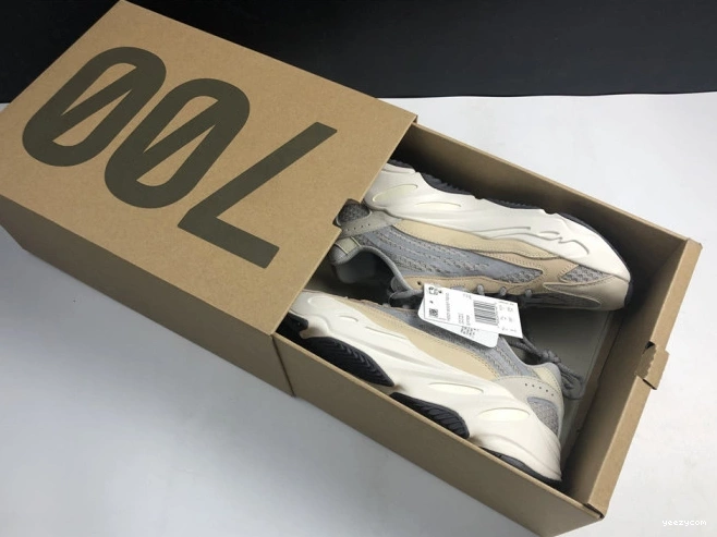 Adidas 700 Boost Yeezy Cream Cream GY7924 V2 0922